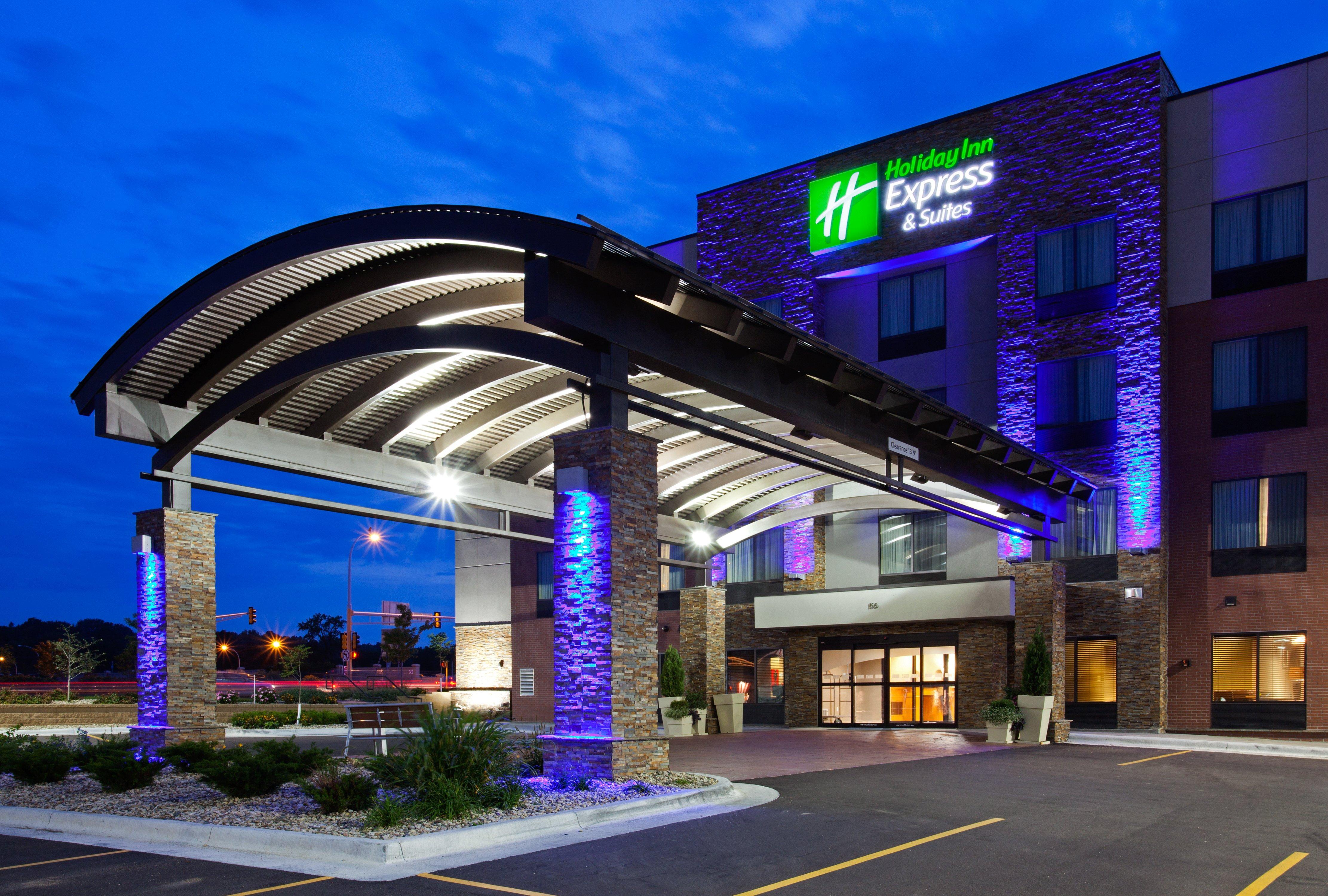 Holiday Inn Express And Suites Rochester West-Medical Center By Ihg Eksteriør billede